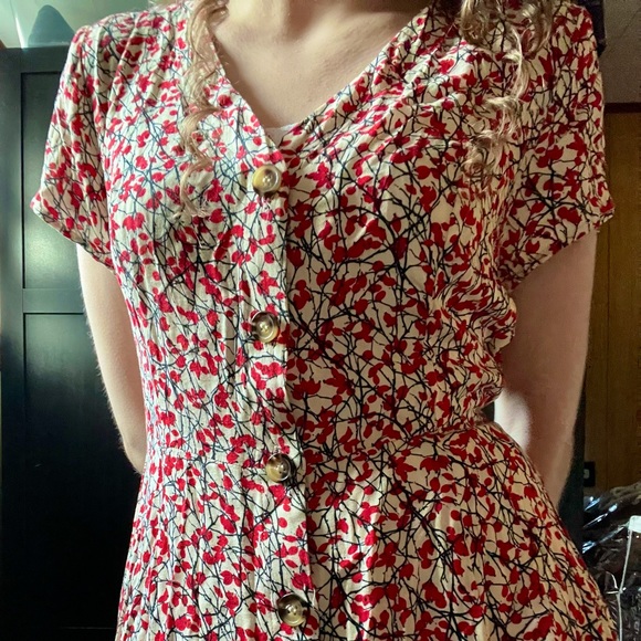 Short Sleeved Berry Midi Dress - Picture 3 of 7